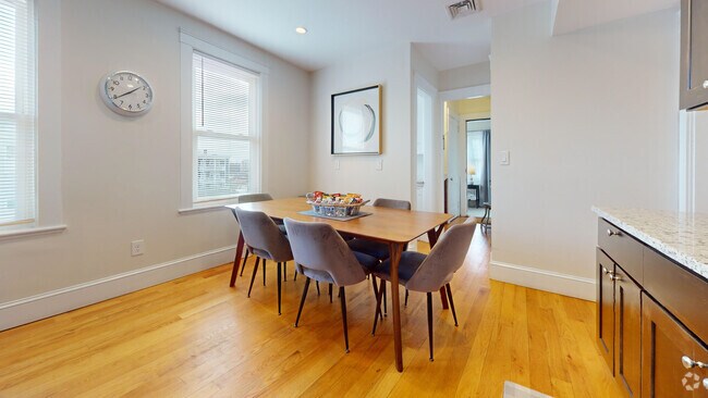 Building Photo - 30 Clay St Unit 3 Rental