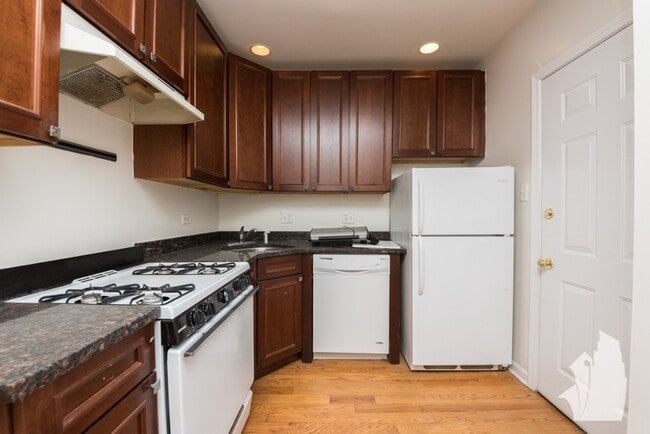 Photo - 1253 W Henderson St Unit 2