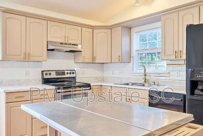 Photo - 28 Pine Grove Ln