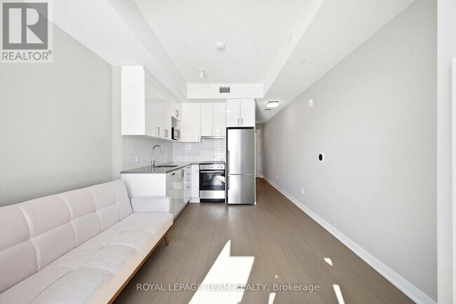 Photo - 360 Deschâtelets Ave. Unit 209