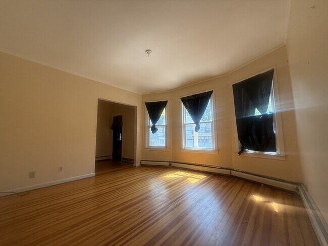 Photo - 635 Myrtle Ave