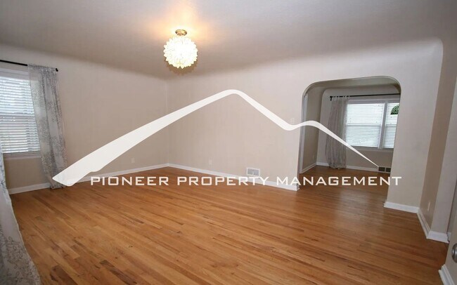 Photo - Adorable neighborhood, Updated Main-Level Living in Ivywild, 3BR/2BA, 1 Car Garage and Enclosed Yard