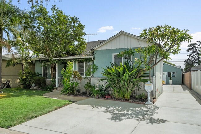 Photo - 9328 Firebird Ave Unidad A