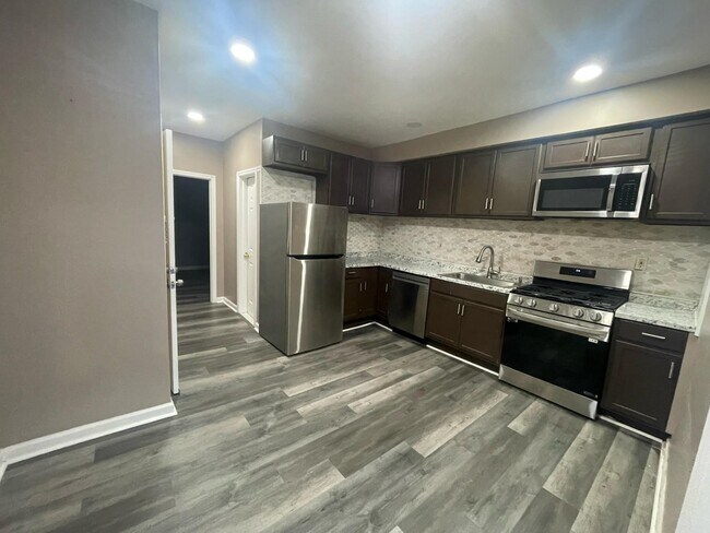 Photo - 637 Newark Ave