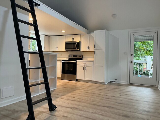 Photo - Renovated 1 Bd/ 1 Ba Cottage w/ Loft Walki...