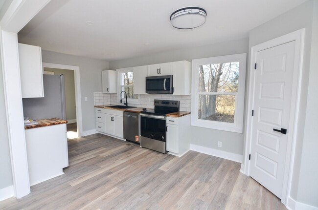 Photo - 2506 Halls Hill Pike