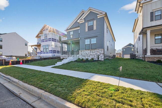 Photo - 462 Herringbone Wy