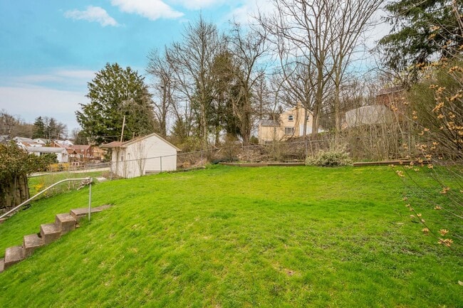 Photo - AVAILABLE JULY 1ST!! GORGEOUS 3 BED / 2 BATH HOME IN PENN HILLS!