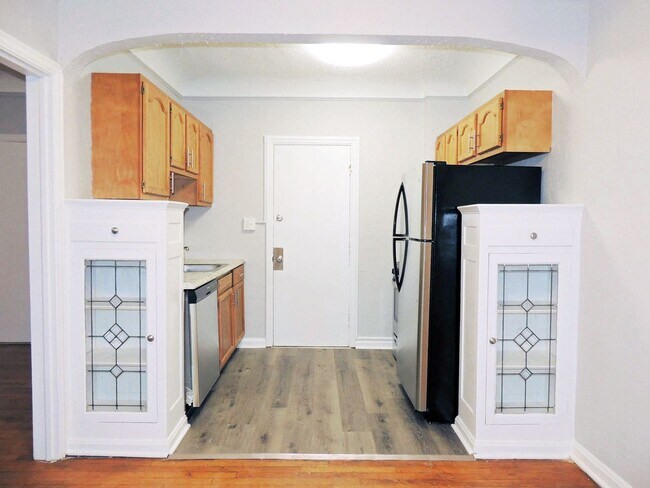 Photo - Lee-Yorkshire Apartments