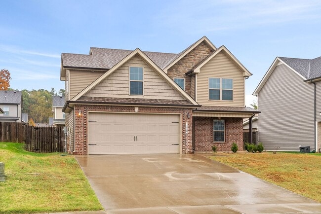 Photo - Pet Friendly Three Bedroom in Rossview!