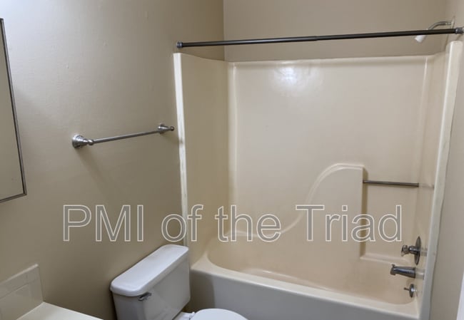 Photo - 1500 Oakshire Ct Unidad C
