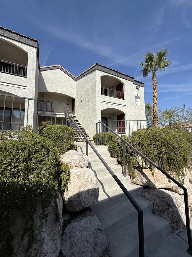 Building Photo - 950 Seven Hills Dr Unit 111 Rental