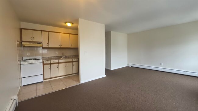 Building Photo - 77 Colgate St Unit 3