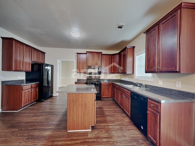 Photo - 148 Crescent Woode Dr
