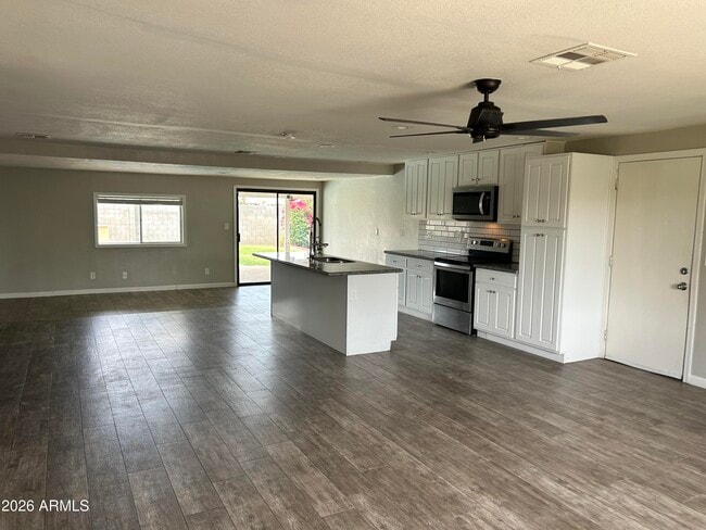 Photo - 14010 N 40th Pl