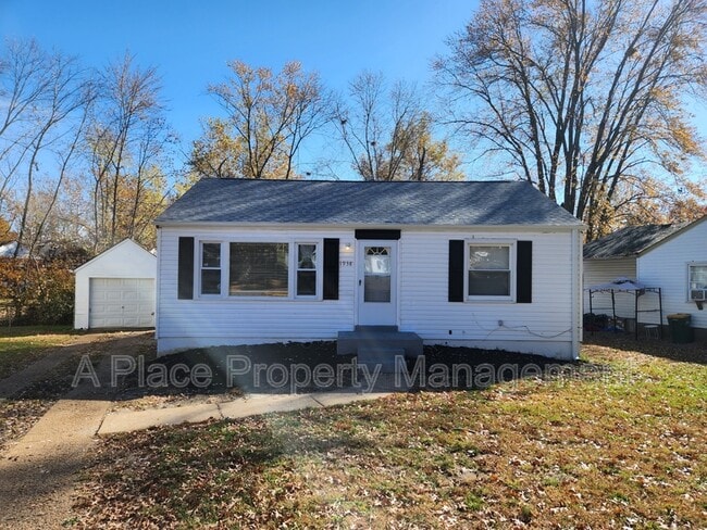 Building Photo - 1938 Larch Dr Rental