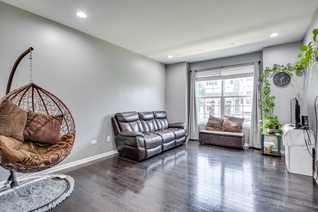 Photo - 2875 Henley Ln