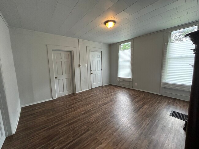 Photo - 511 N Jackson St Casa