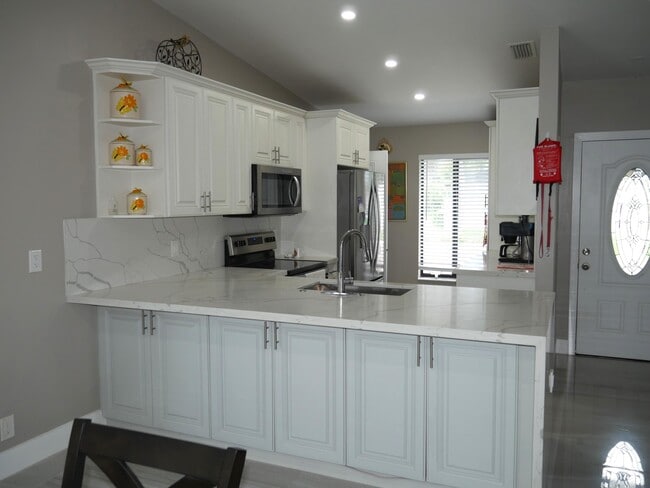 Photo - 15652 Bottlebrush Cir