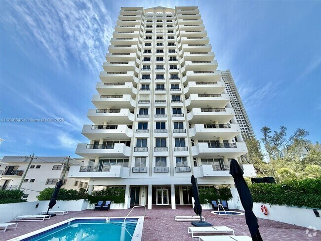Building Photo - 6422 Collins Ave Unit 1403 Rental