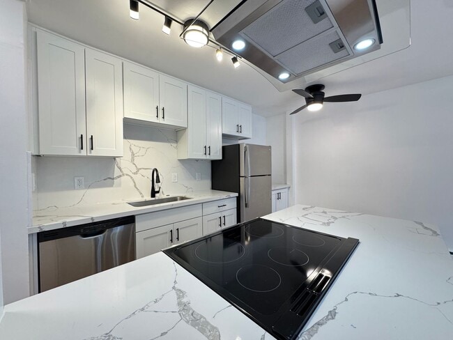 Lorelei Apartments