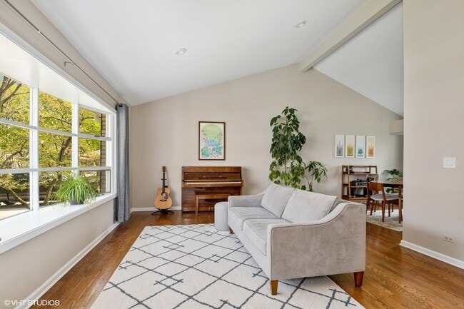 Photo - 915 Fairlawn Ave