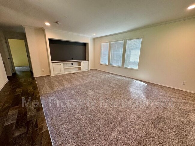 Photo - 191 E Parkway Blvd