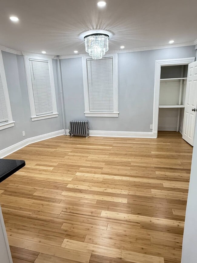 Photo - 85-52 116th St