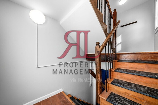 Photo - 722 Sheridan Ave Unit B