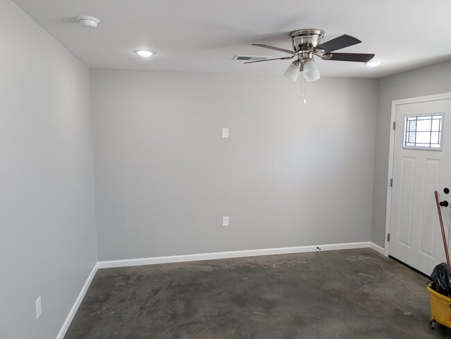 Photo - 2058 Ellis St