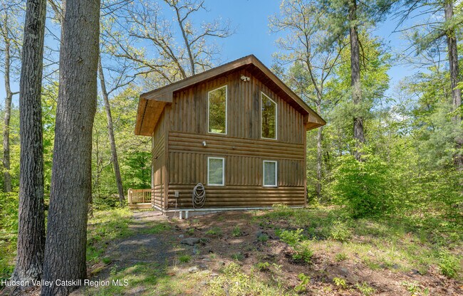 537 Mossy Hill Rd