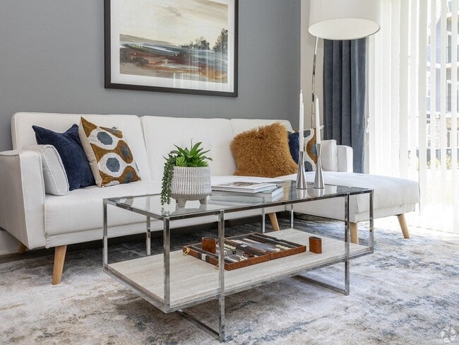 Fieldside Grande Apartments & Townhomes