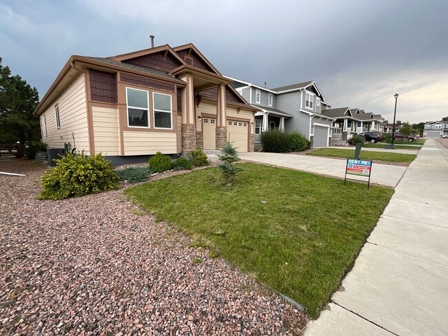 Photo - 4 Bedroom Home Available Near Woodmoor Dr ...