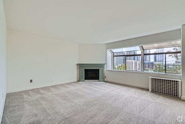 Building Photo - Stunning 2bed Condo with City Views & Prim... Unit 305