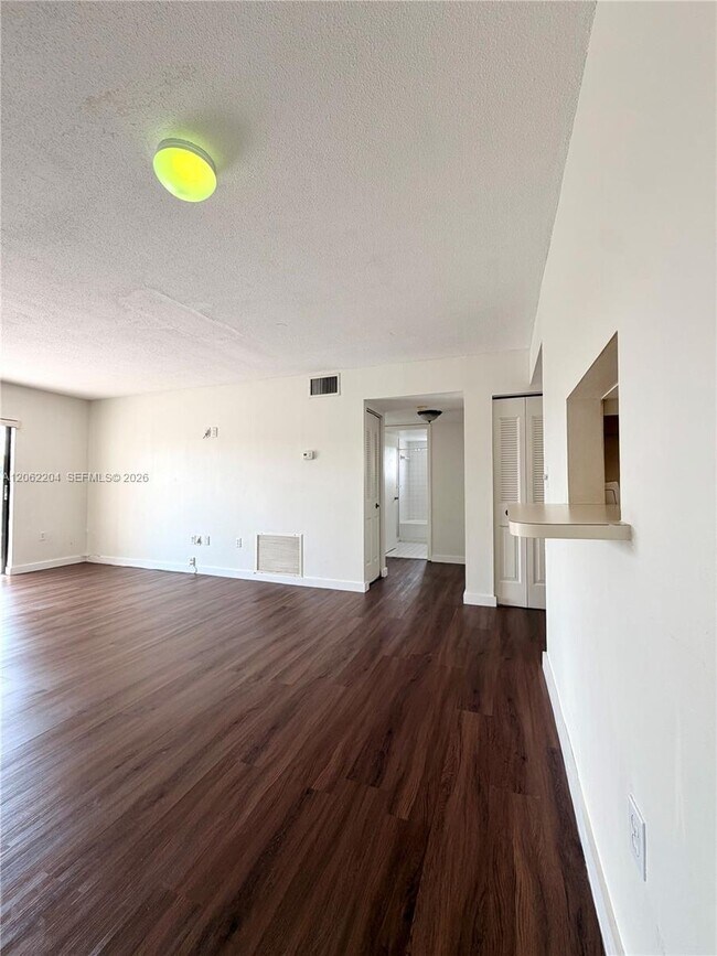 Photo - 10431 N Kendall Dr Unit D314