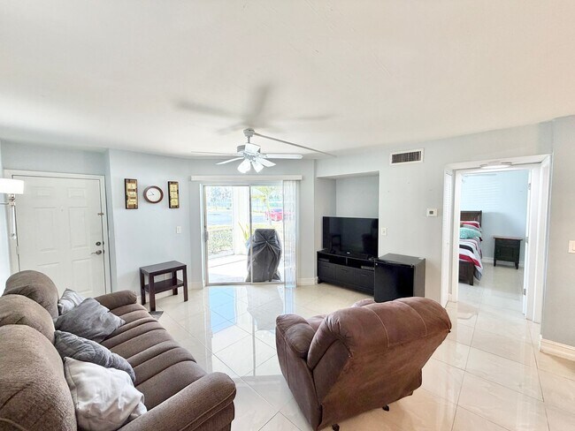 Photo - ** GRANADA LAKES ** 1 BED / 1 BATH CONDO - GREAT LOCATION - SMALL PET OK! - ANNUAL RENTAL