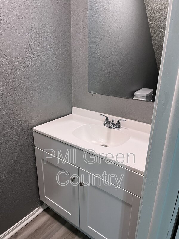 Photo - 404 E Redwood St