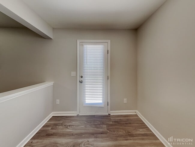 Photo - 828 Georgia Oak Ln