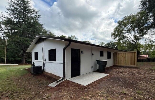 Photo - 904 8th Ave SW