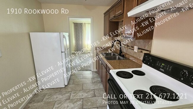 Photo - 1910 Rookwood Rd