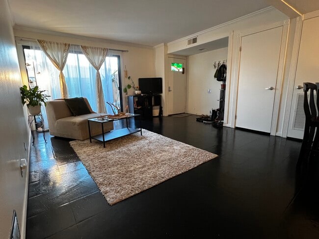 Photo - 25671 Le Parc Unit 57