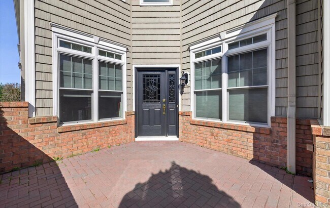 Photo - 702 Equestrian Way