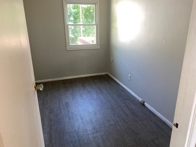 Photo - 2434 Reynolds Ave SW