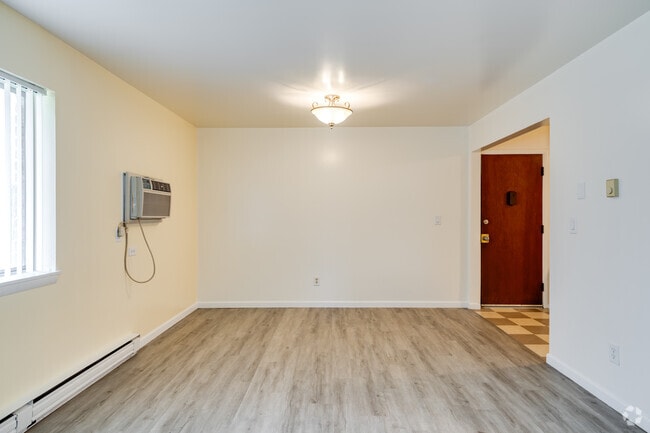 Interior Photo - Niche Carrollton Rental