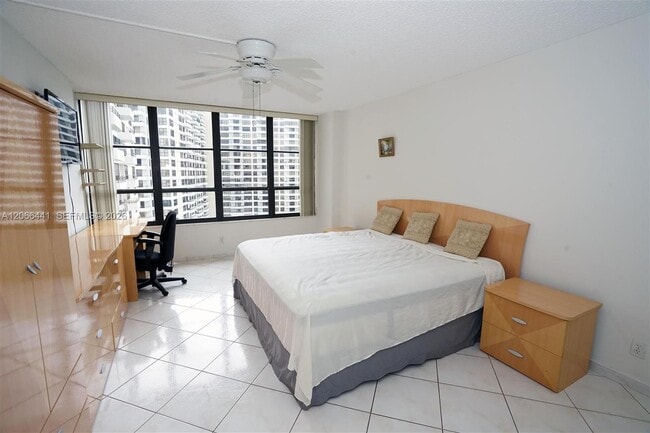 Photo - 600 Three Islands Boulevard Unidad 1416