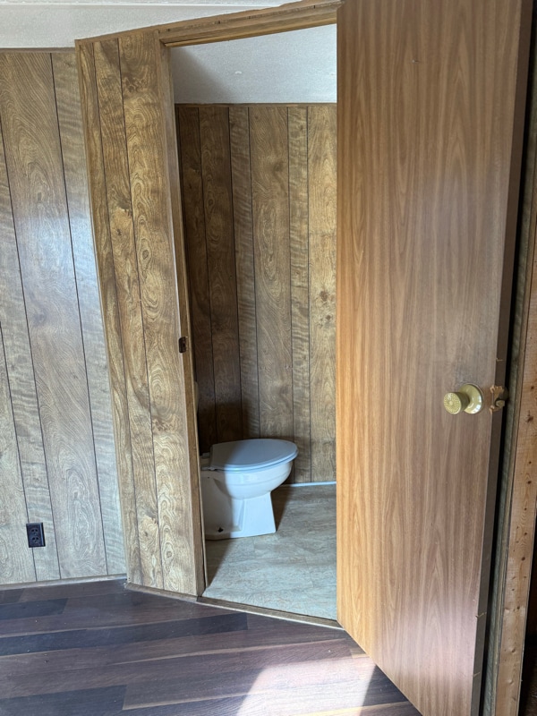 Photo - 2103 Roach St