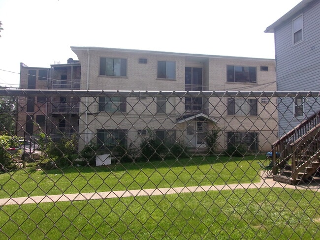 Photo - 567 N Pine Ave