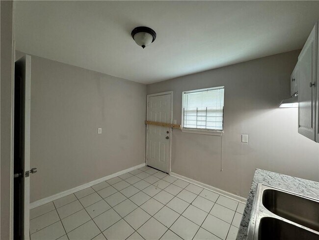 Photo - 2430 Perry Blvd NW