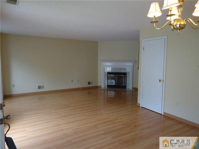 5 Pembrook Ave