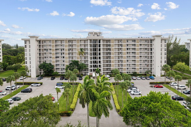 Photo - 3150 N Palm Aire Dr Condo Unit 308